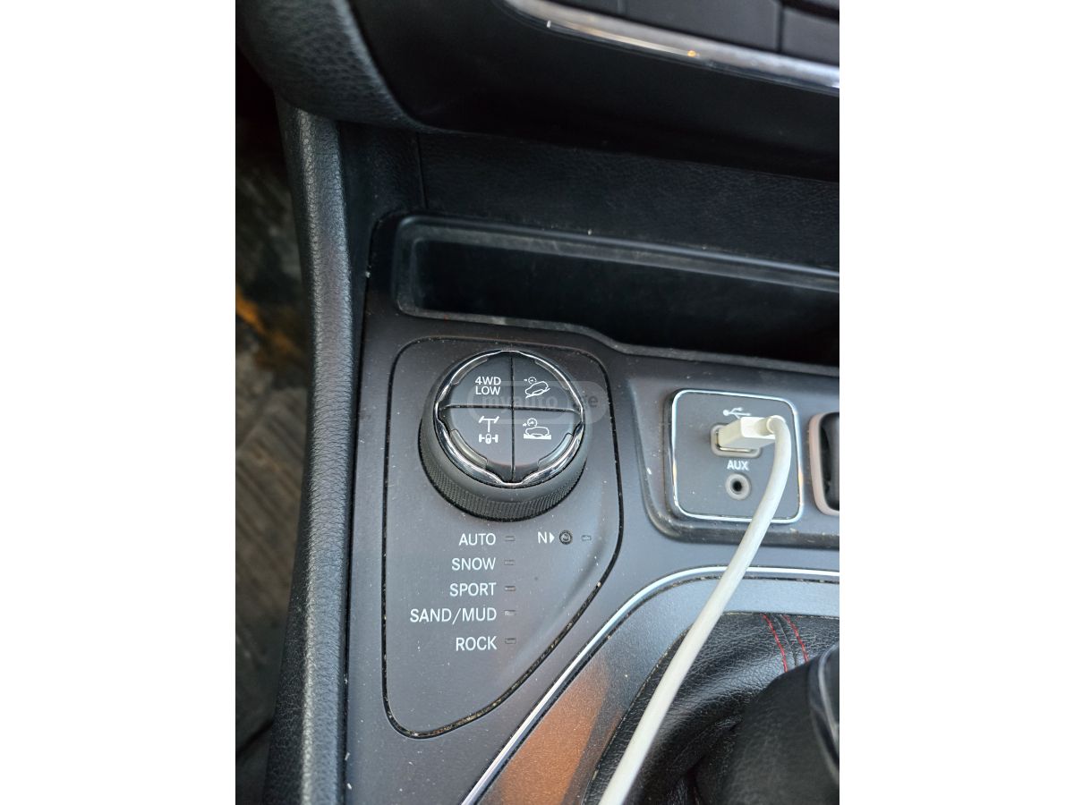 Jeep Cherokee - фото 11