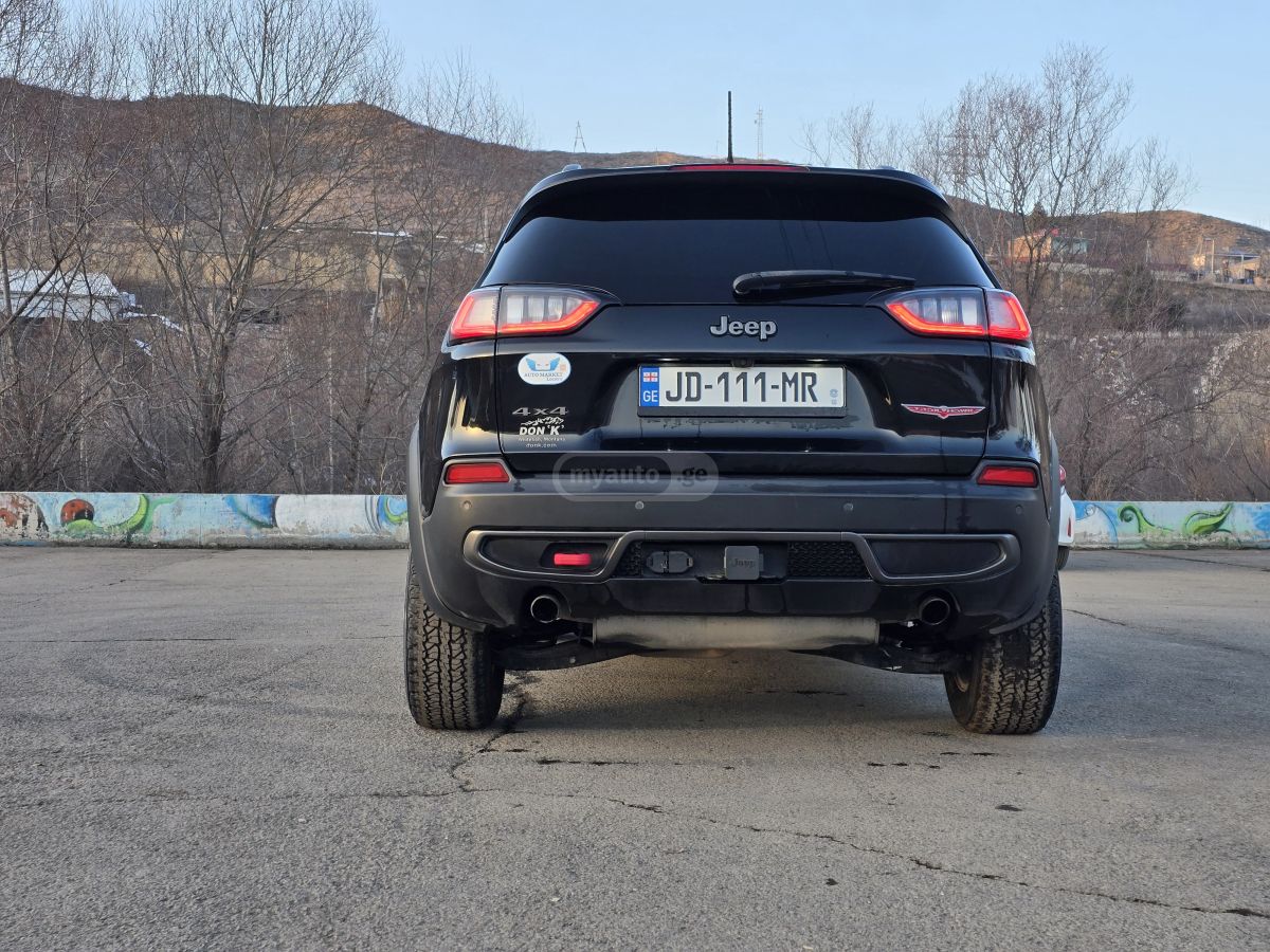Jeep Cherokee - фото 5