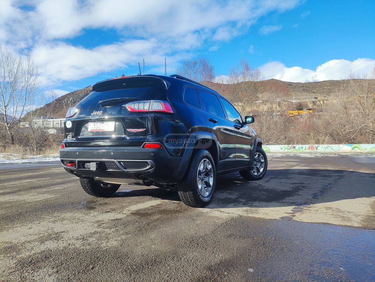 Jeep Cherokee - фото 8