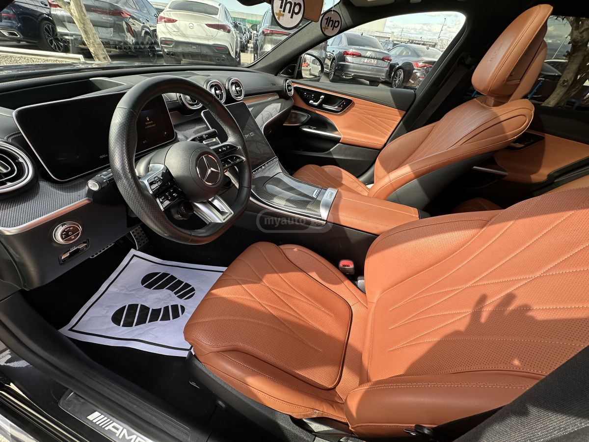 Mercedes-Benz C 63 AMG - фото 12