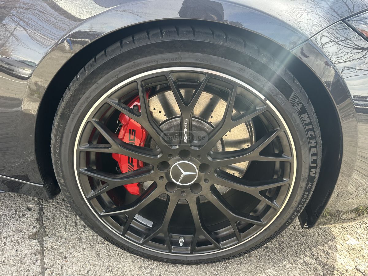 Mercedes-Benz C 63 AMG - фото 13