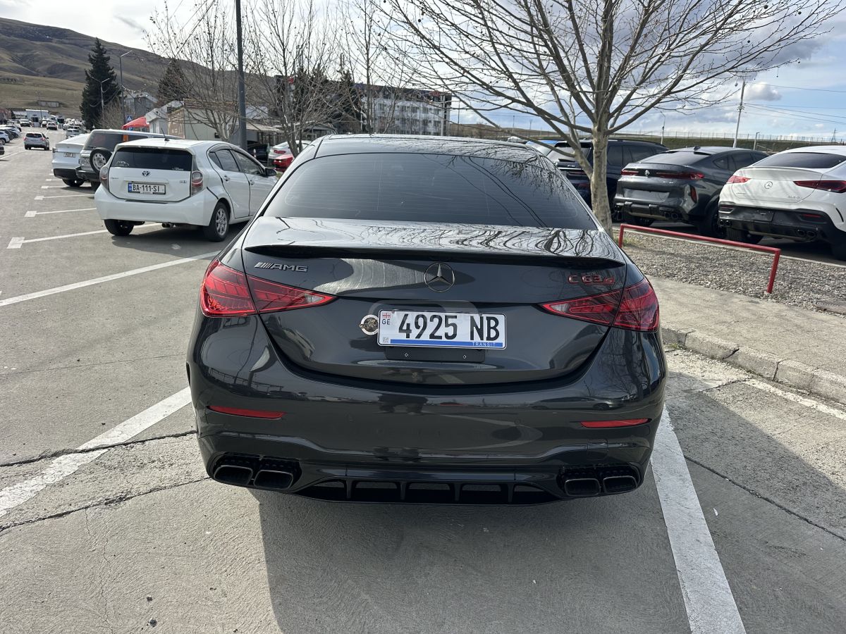 Mercedes-Benz C 63 AMG - фото 6