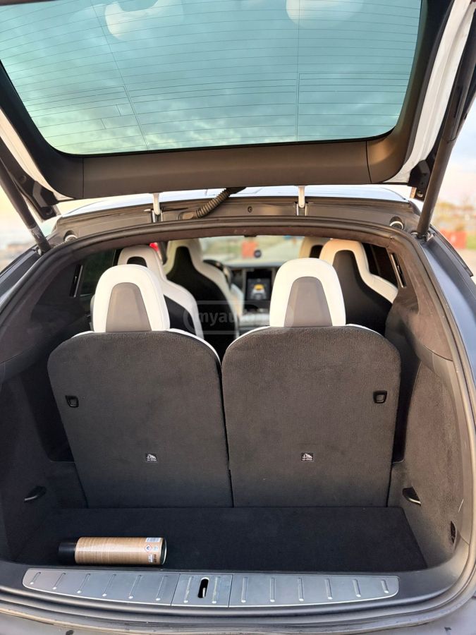 Tesla Model X - фото 10