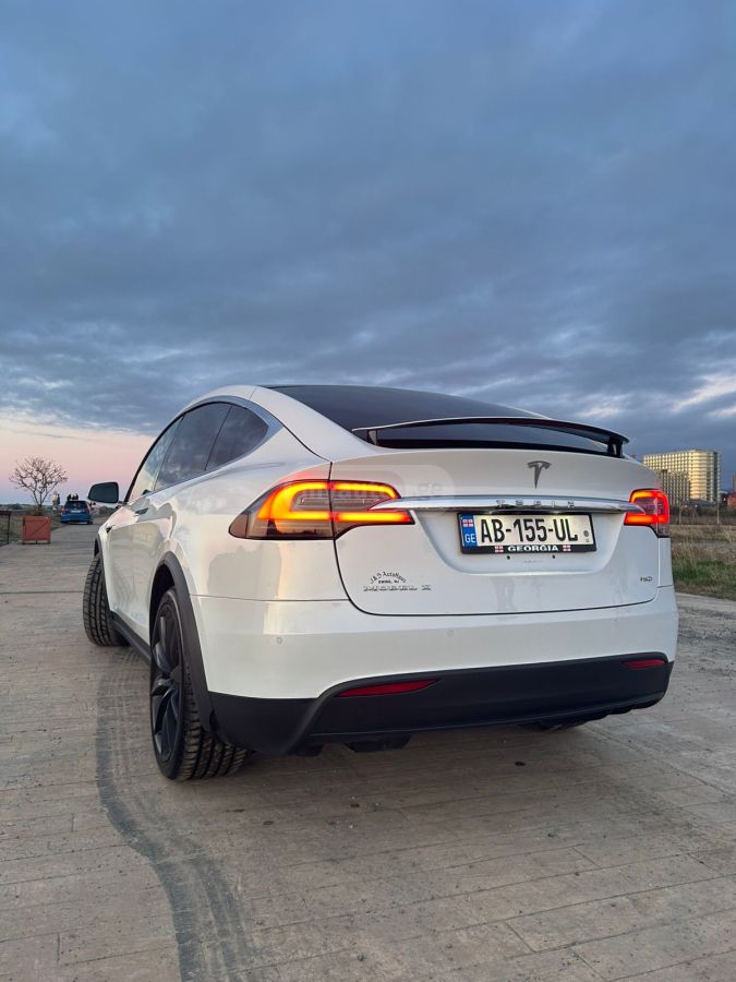 Tesla Model X - фото 4