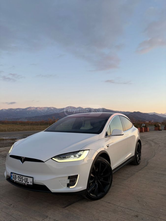 Tesla Model X - фото 6
