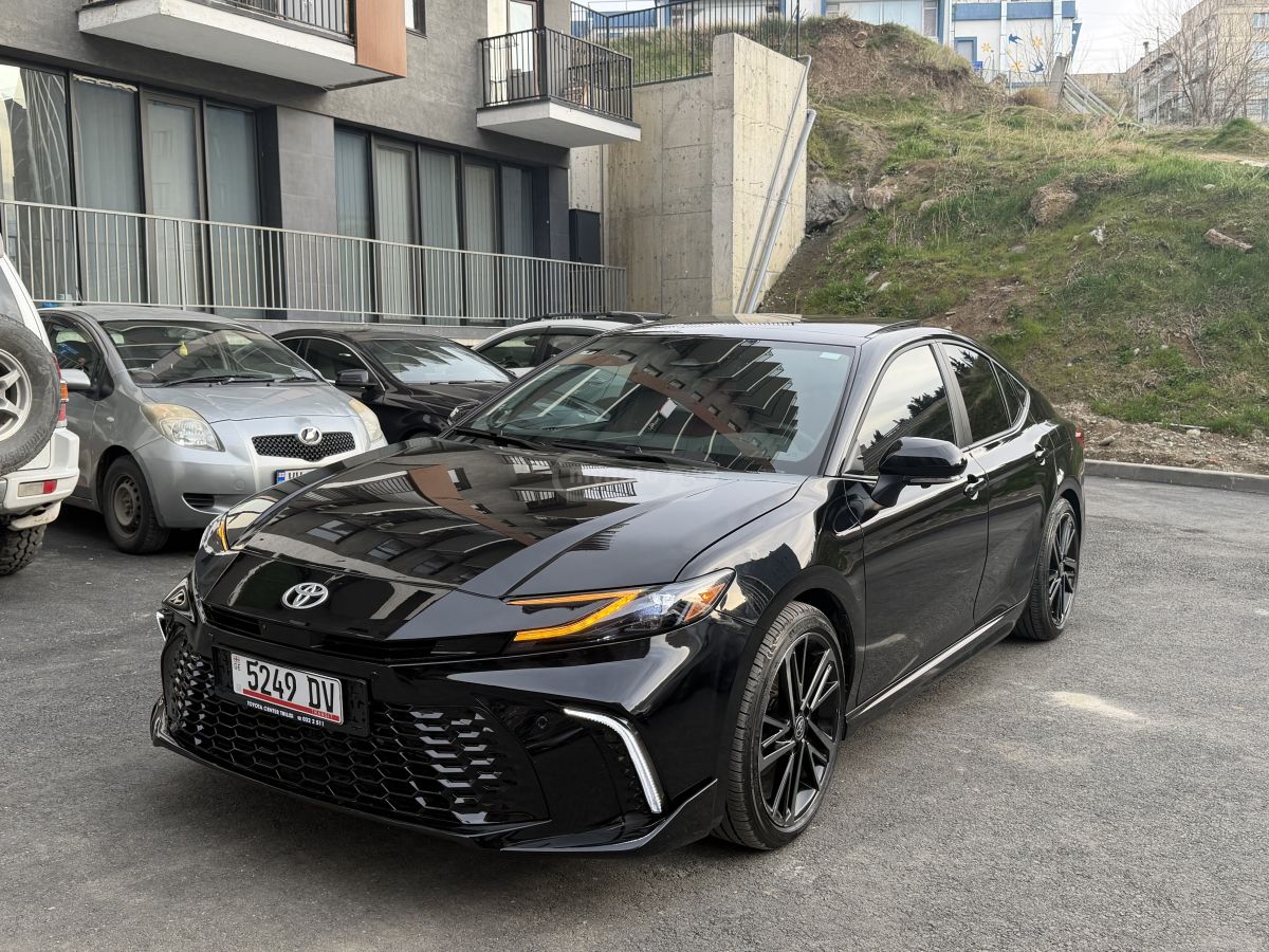 Toyota Camry - фото 2