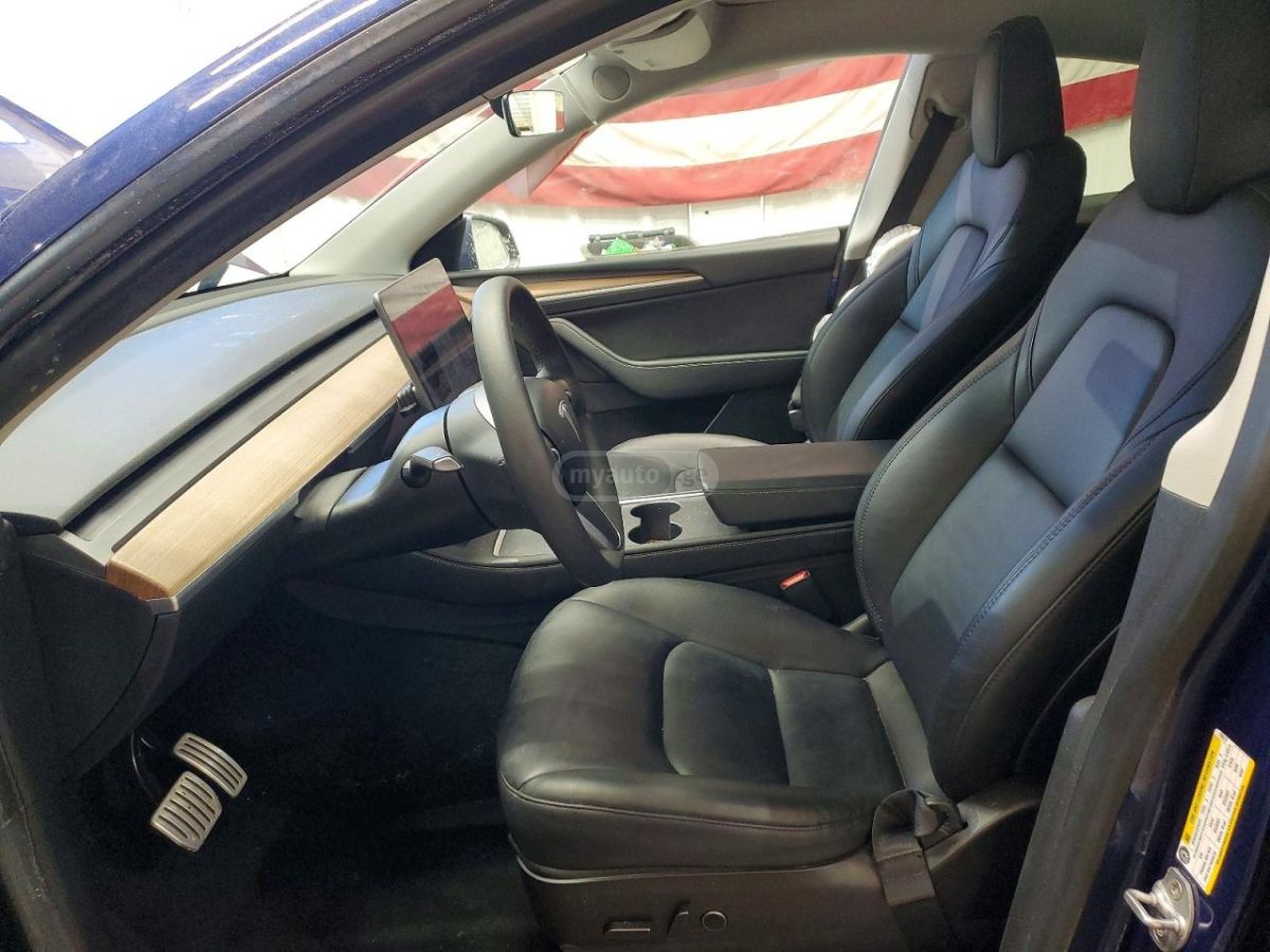 Tesla Model Y - фото 7