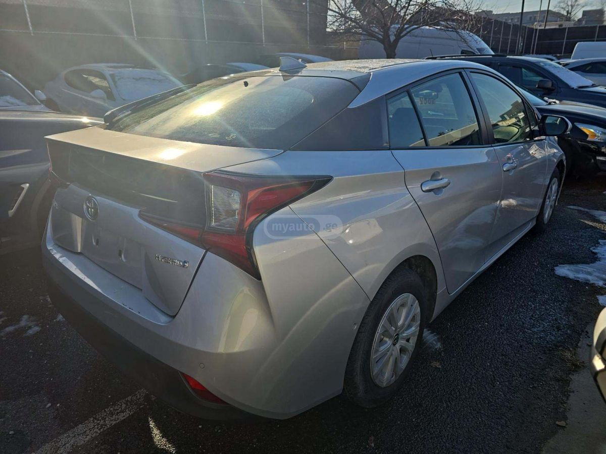 Toyota Prius - фото 3