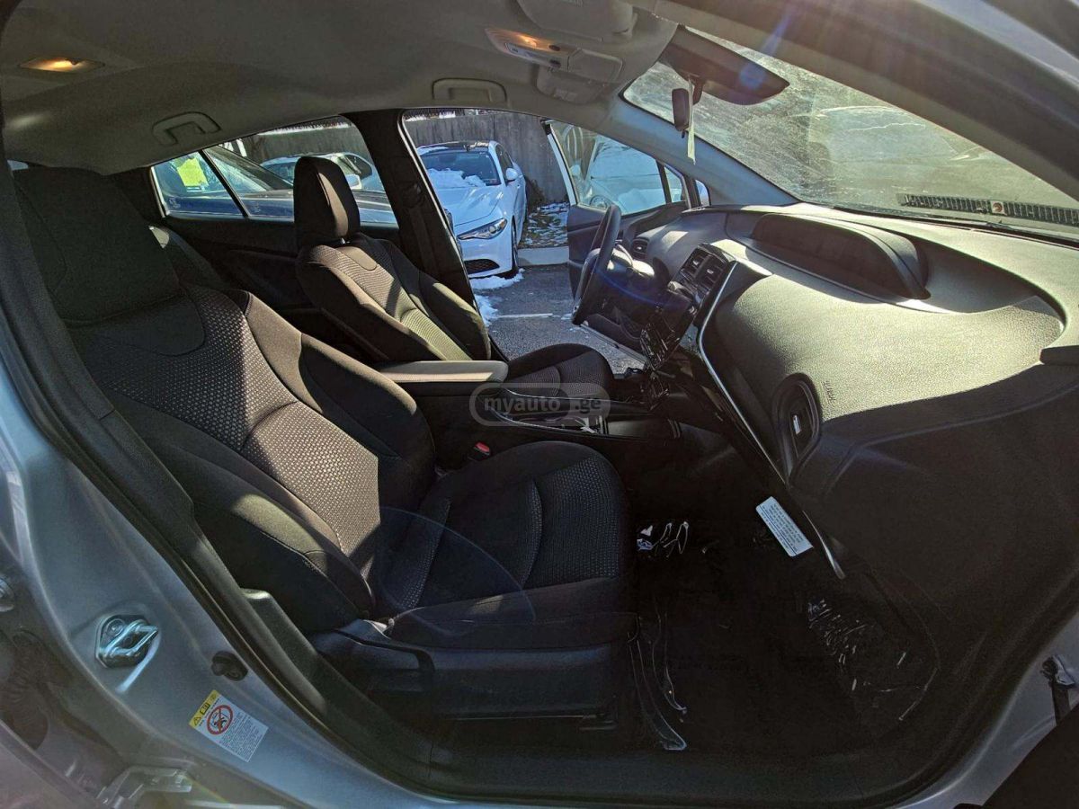 Toyota Prius - фото 6