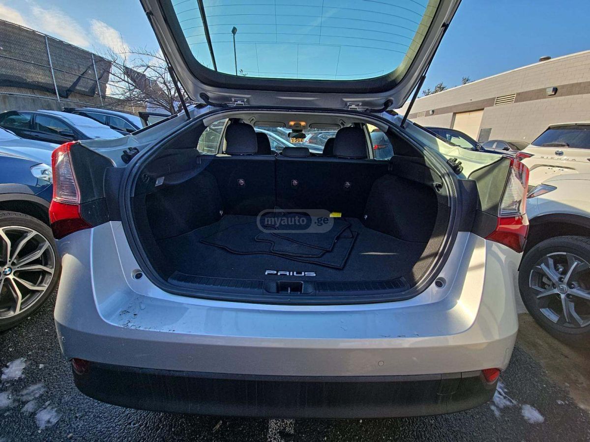 Toyota Prius - фото 8