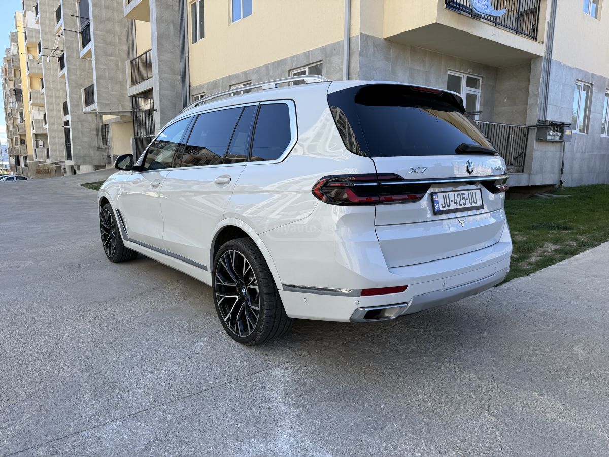 BMW xDrive40i 4dr All-Wheel Drive — миниатюра 5