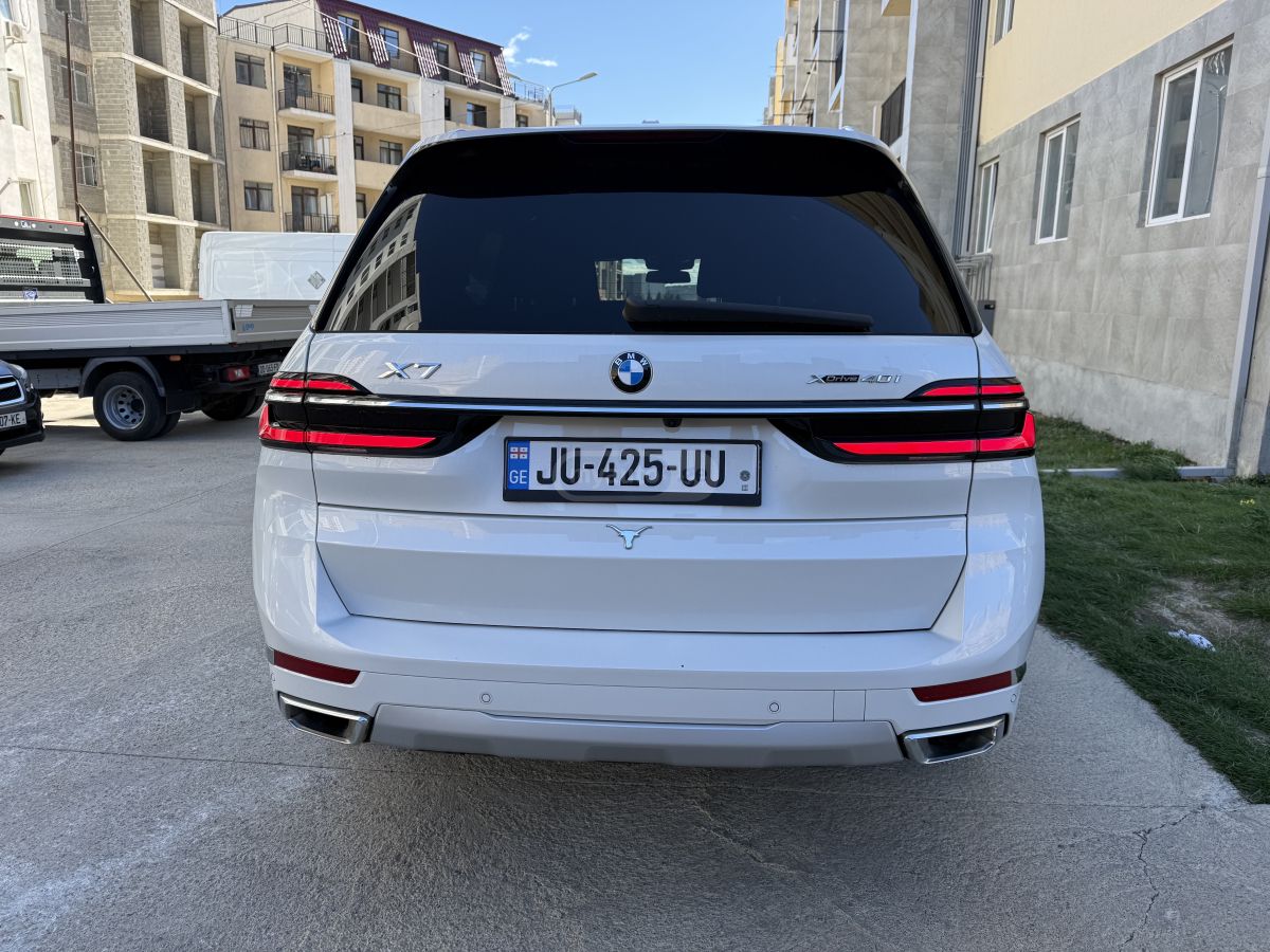 BMW xDrive40i 4dr All-Wheel Drive — миниатюра 7