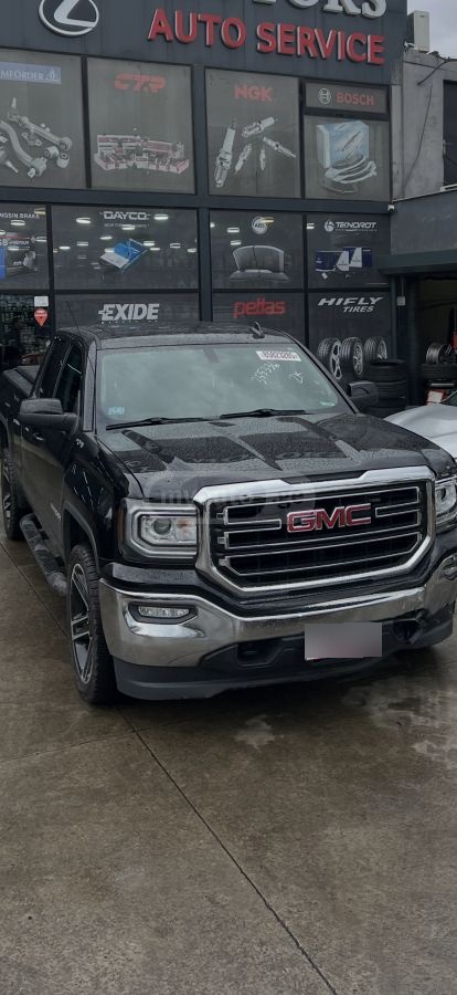 GMC Sierra - фото 1
