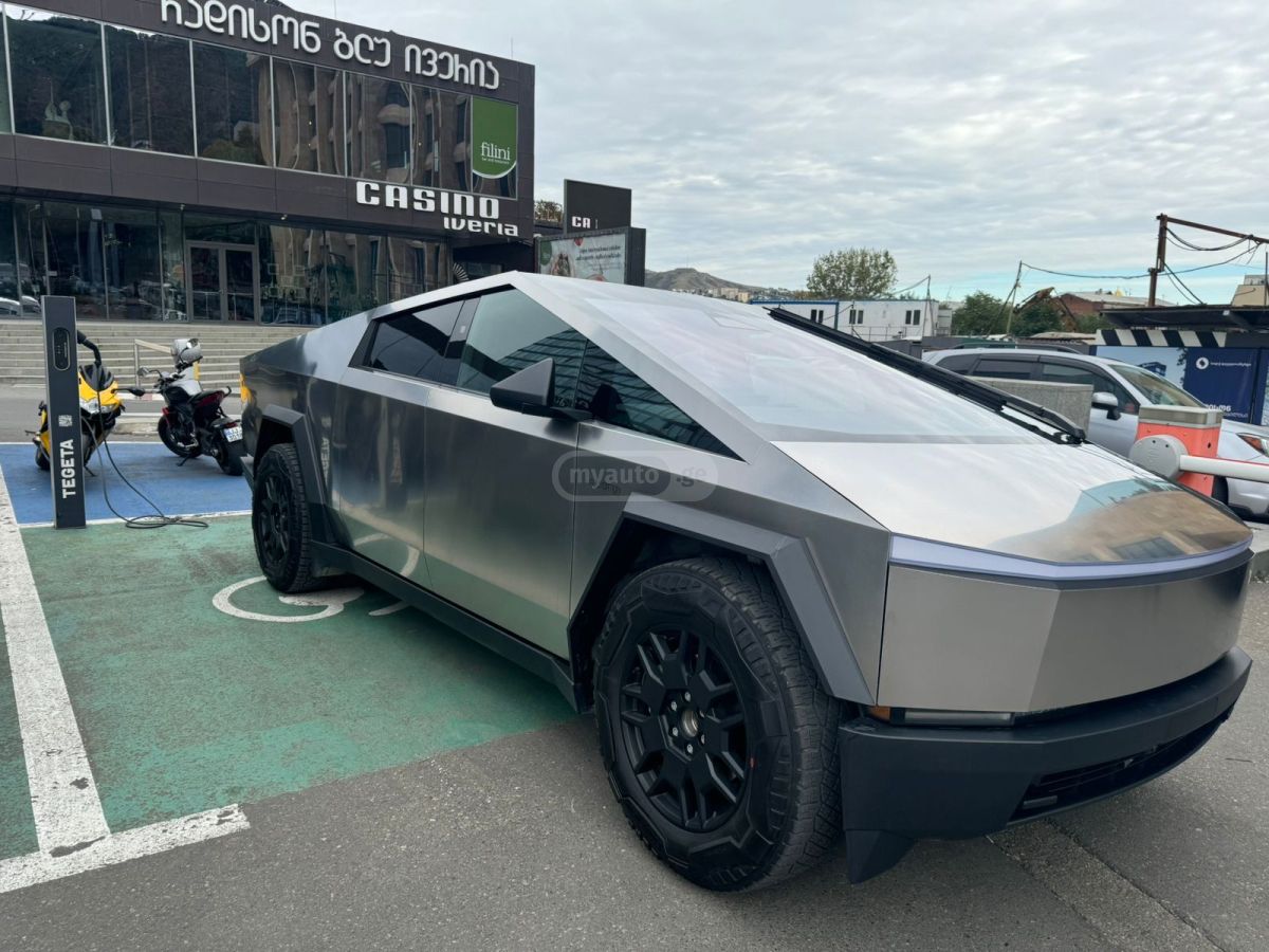 Tesla Cybertruck All wheel drive 2024 — миниатюра 1