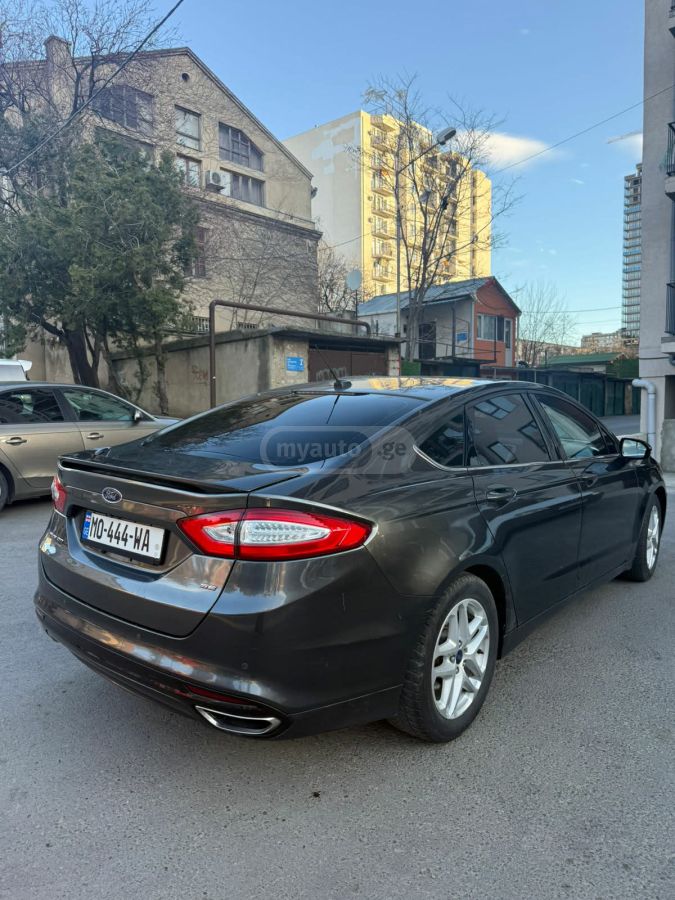 Ford Fusion - фото 4