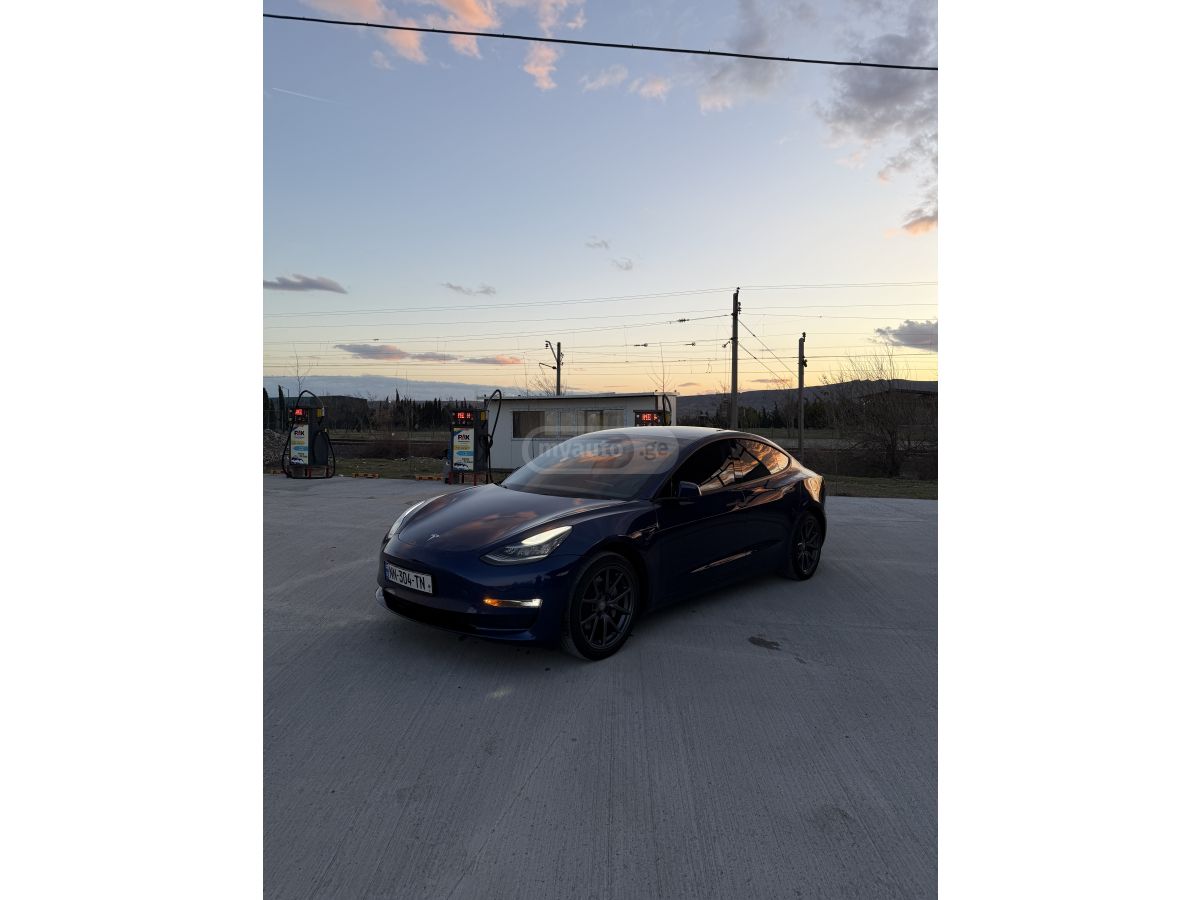 Tesla Model 3 - фото 4