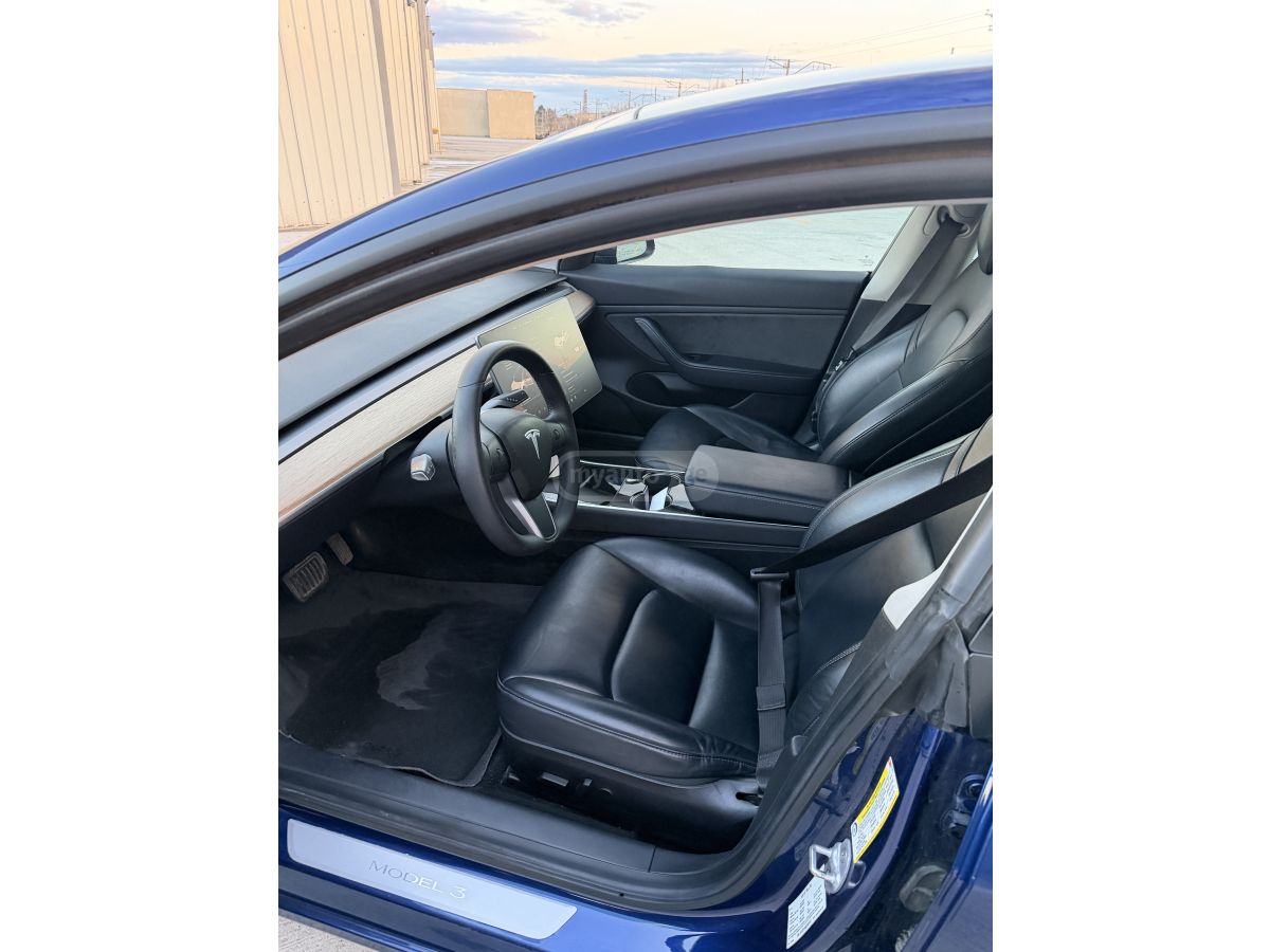 Tesla Model 3 - фото 7