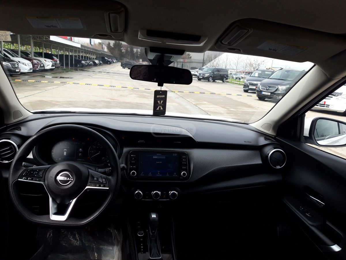 Nissan Kicks SV 4dr Front-Wheel Drive CVT 2023 — миниатюра 12