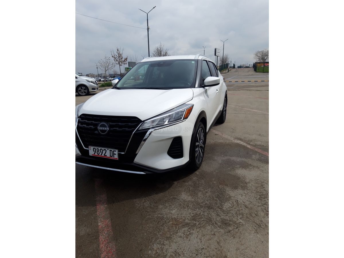 Nissan Kicks SV 4dr Front-Wheel Drive CVT 2023 — миниатюра 2