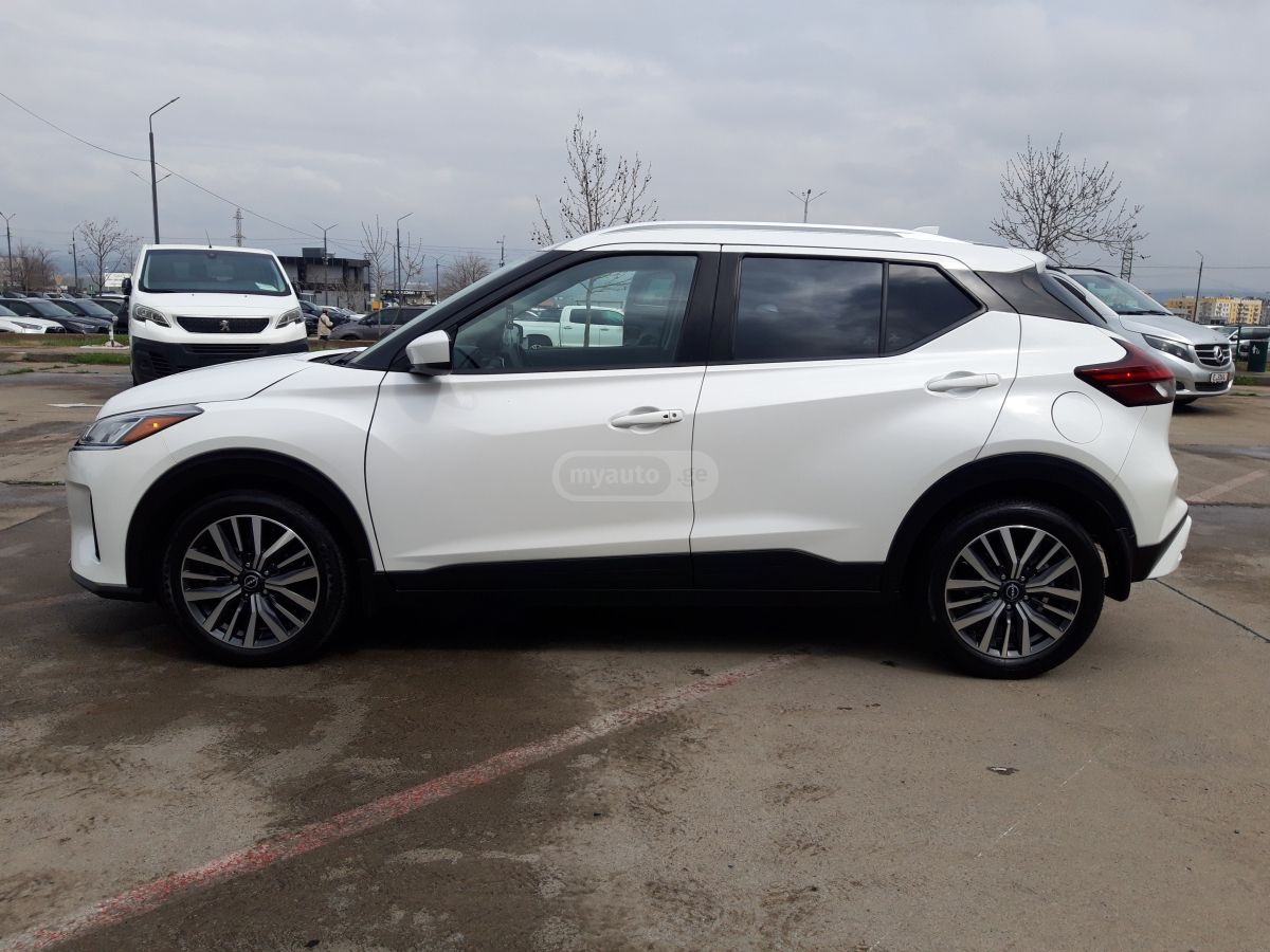 Nissan Kicks SV 4dr Front-Wheel Drive CVT 2023 — миниатюра 6