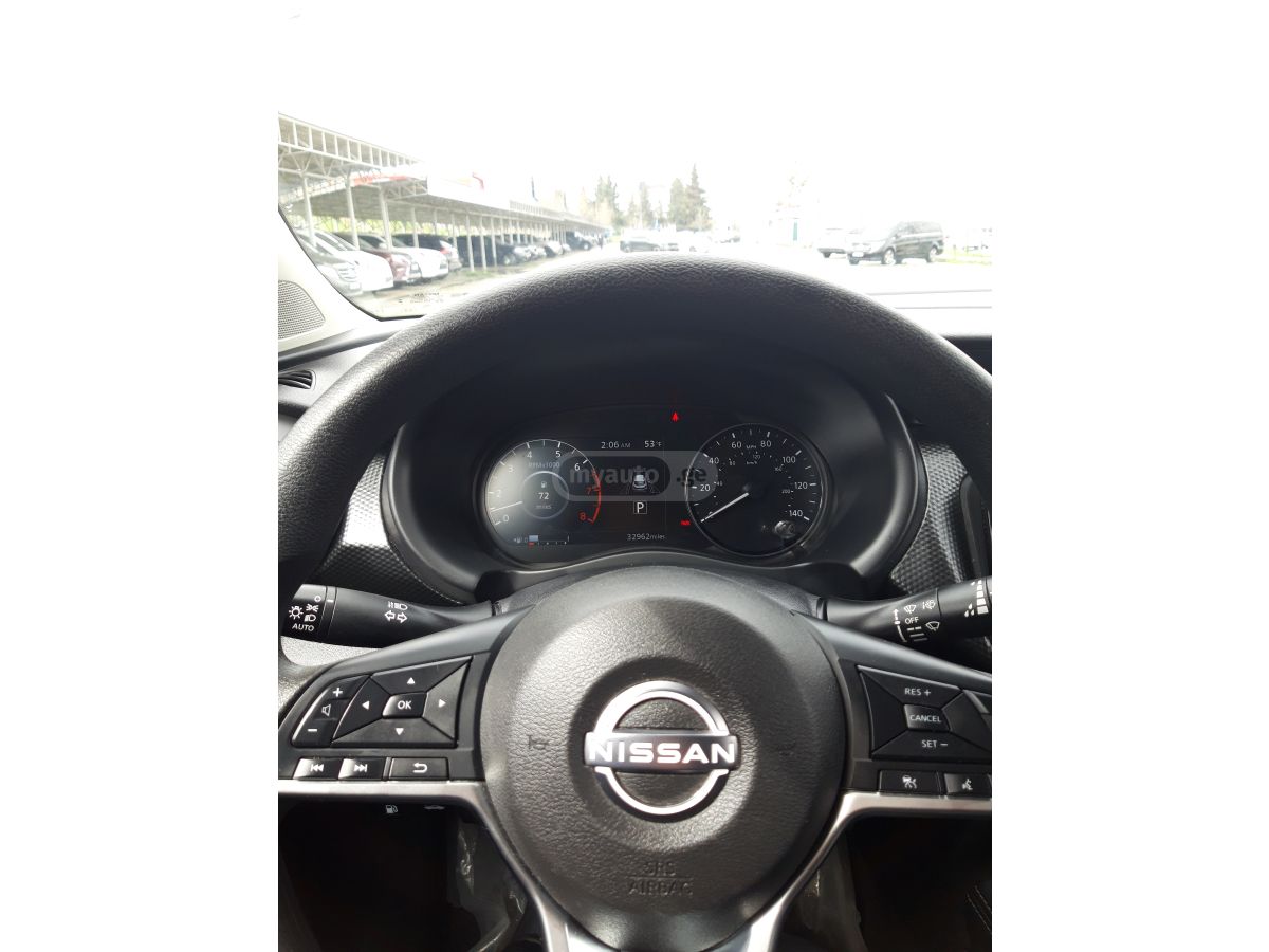 Nissan Kicks SV 4dr Front-Wheel Drive CVT 2023 — миниатюра 7