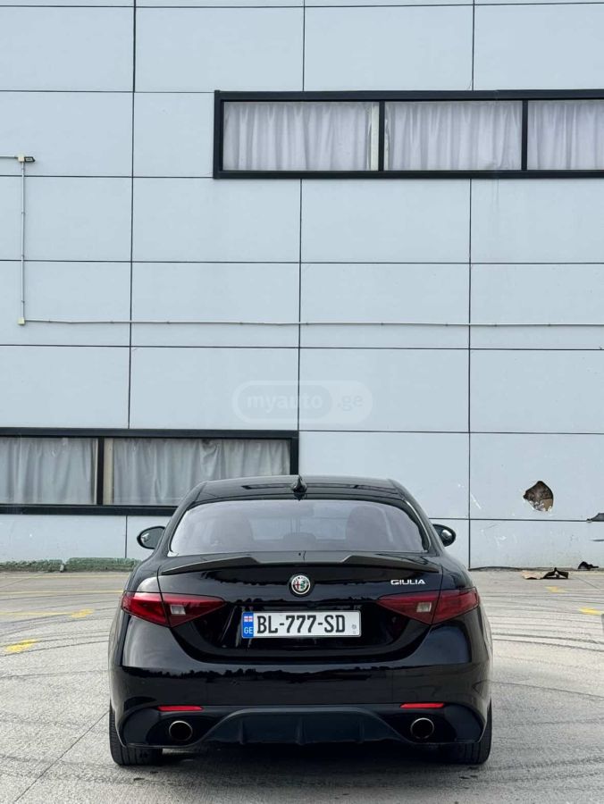 Alfa Romeo Giulia - фото 5