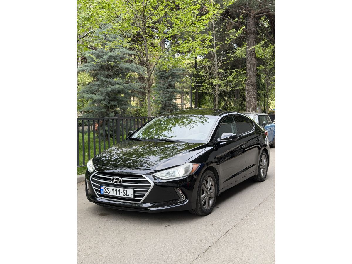 Hyundai Elantra - фото 1