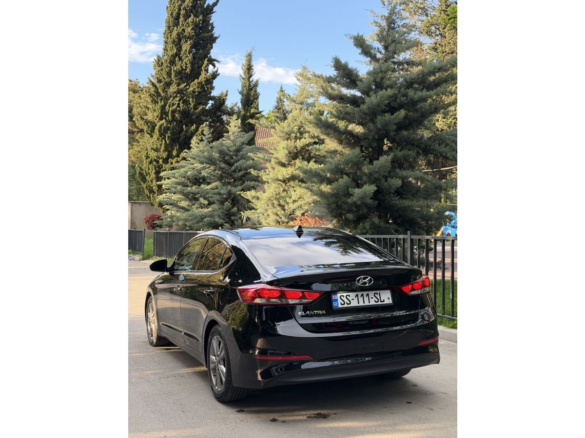 Hyundai Elantra - фото 3
