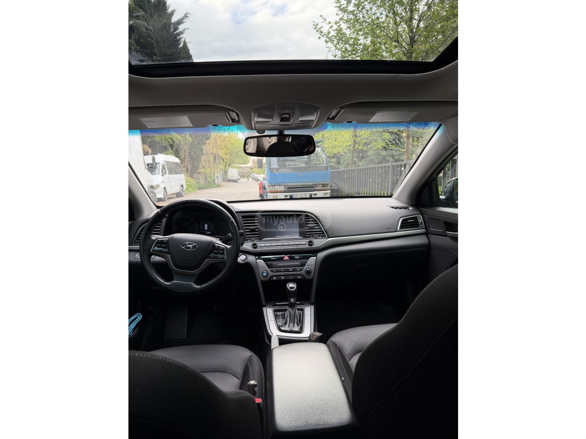 Hyundai Elantra - фото 8