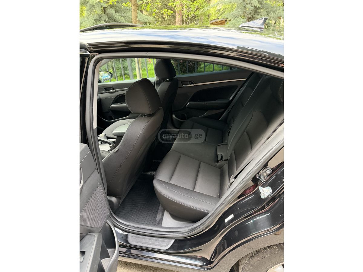 Hyundai Elantra - фото 9