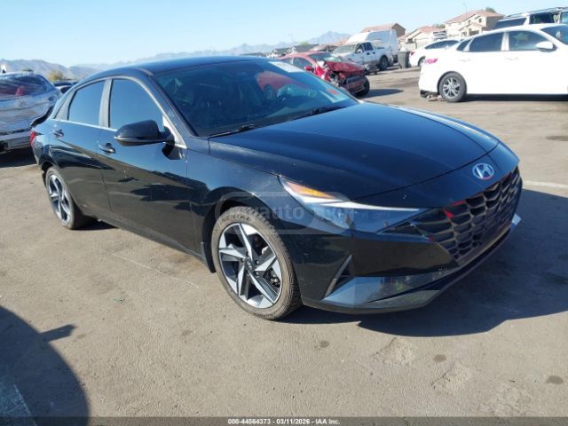 Hyundai Elantra - фото 1