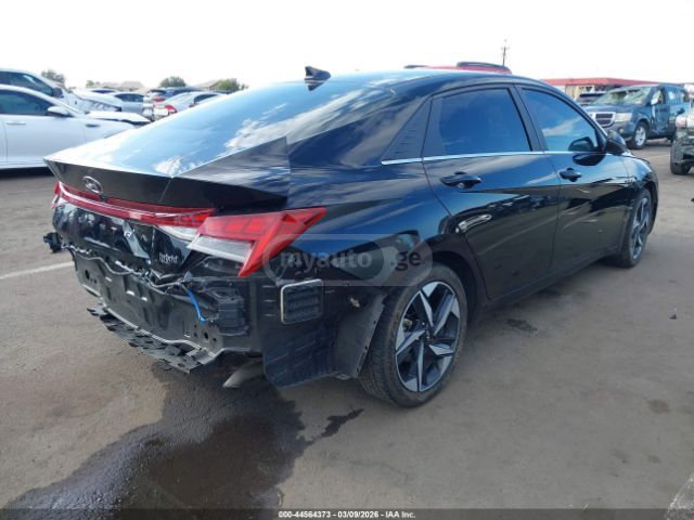 Hyundai Elantra - фото 4