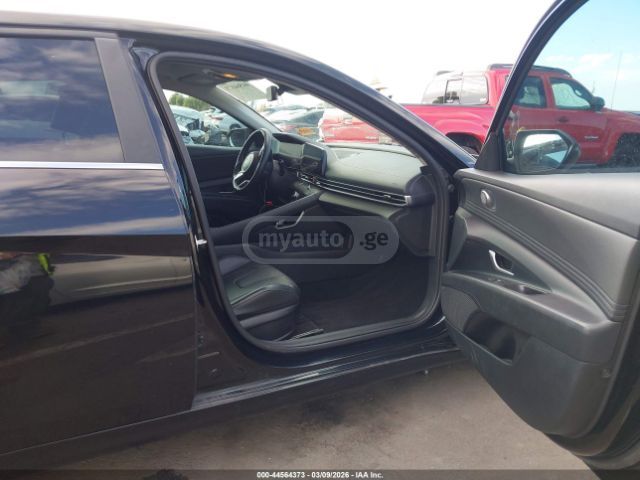 Hyundai Elantra - фото 5