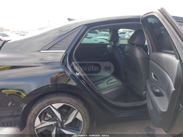 Hyundai Elantra - фото 7