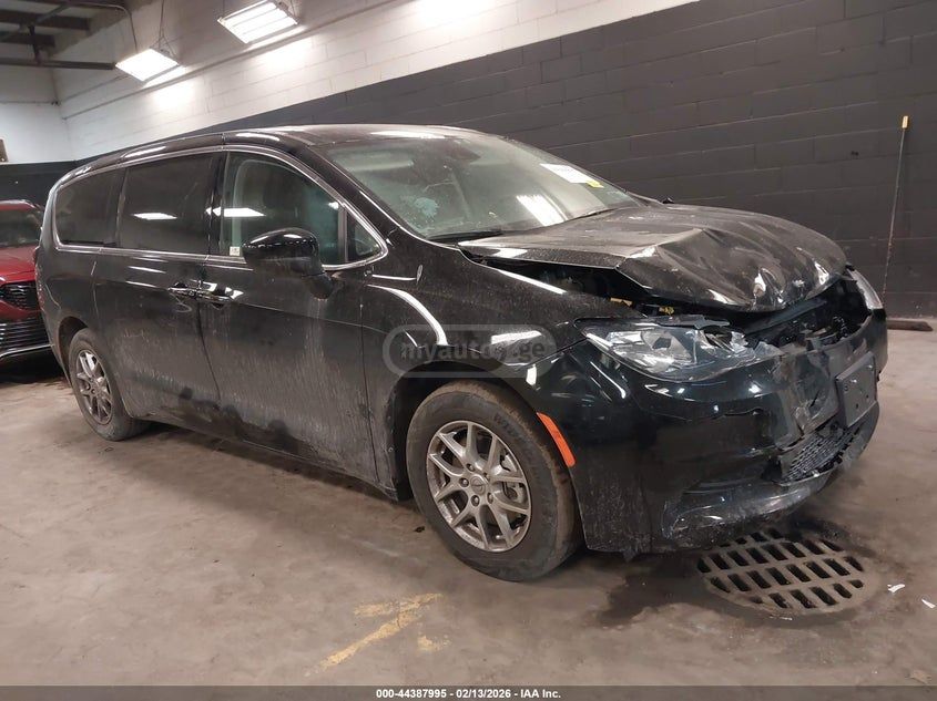 Chrysler Pacifica 2024 — миниатюра 1