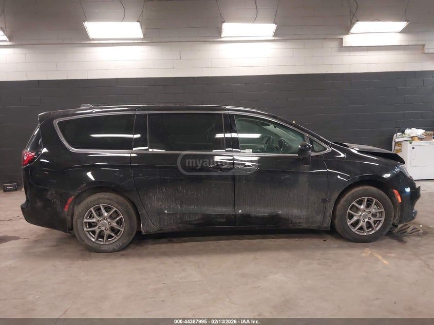 Chrysler Pacifica 2024 — миниатюра 12