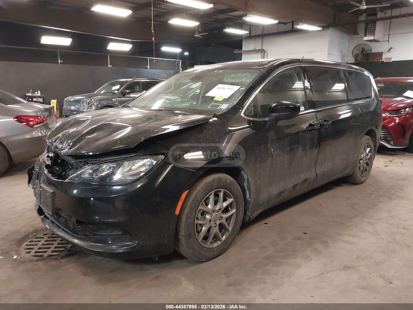 Chrysler Pacifica 2024 — миниатюра 2