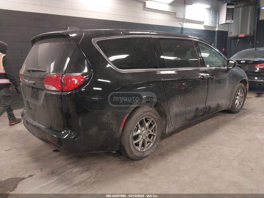 Chrysler Pacifica 2024 — миниатюра 4