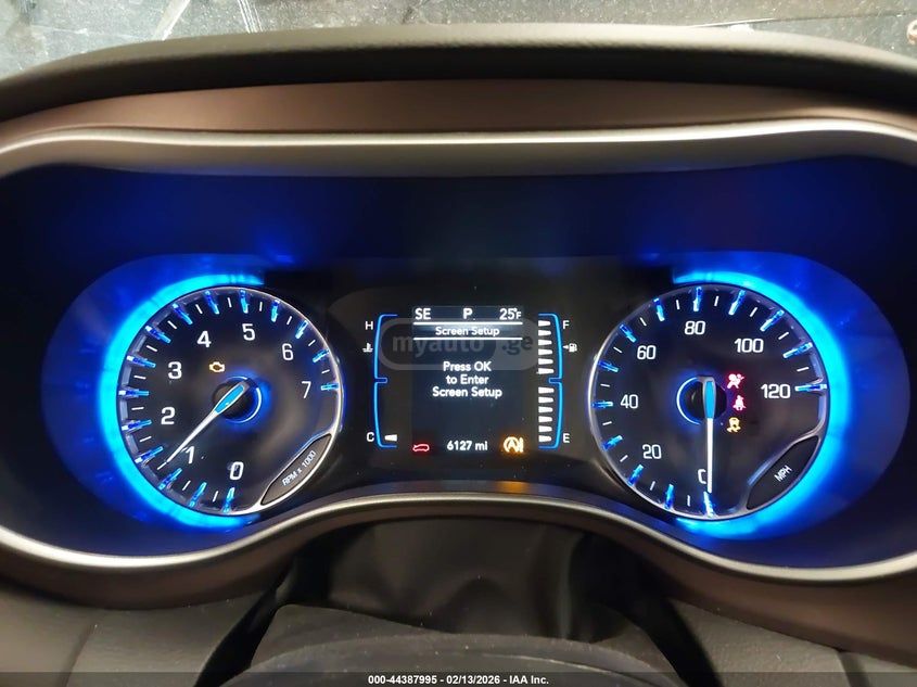 Chrysler Pacifica 2024 — миниатюра 7