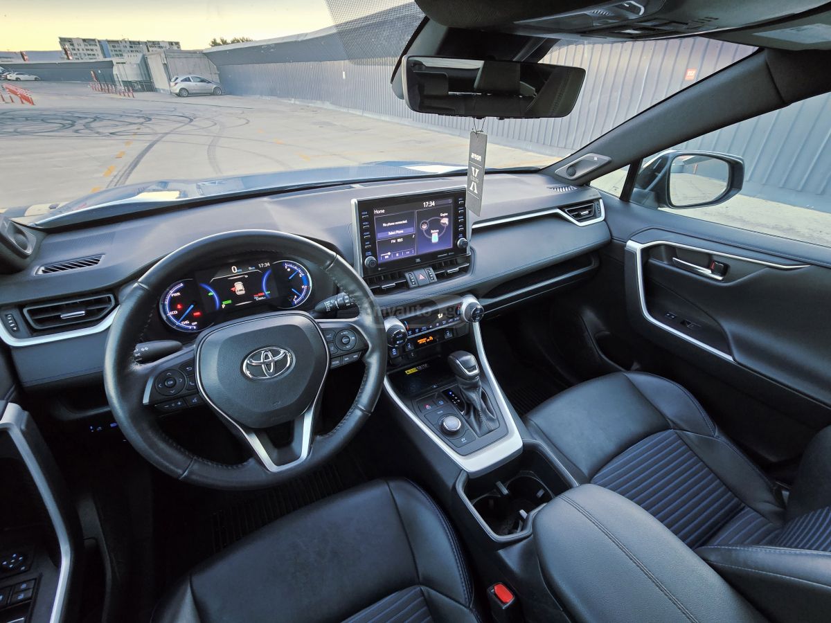 Toyota XSE HYBRID - FULL Options — миниатюра 10