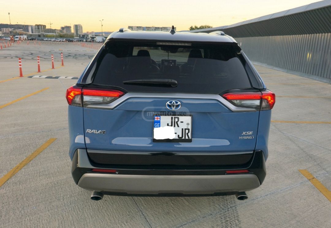 Toyota XSE HYBRID - FULL Options — миниатюра 3