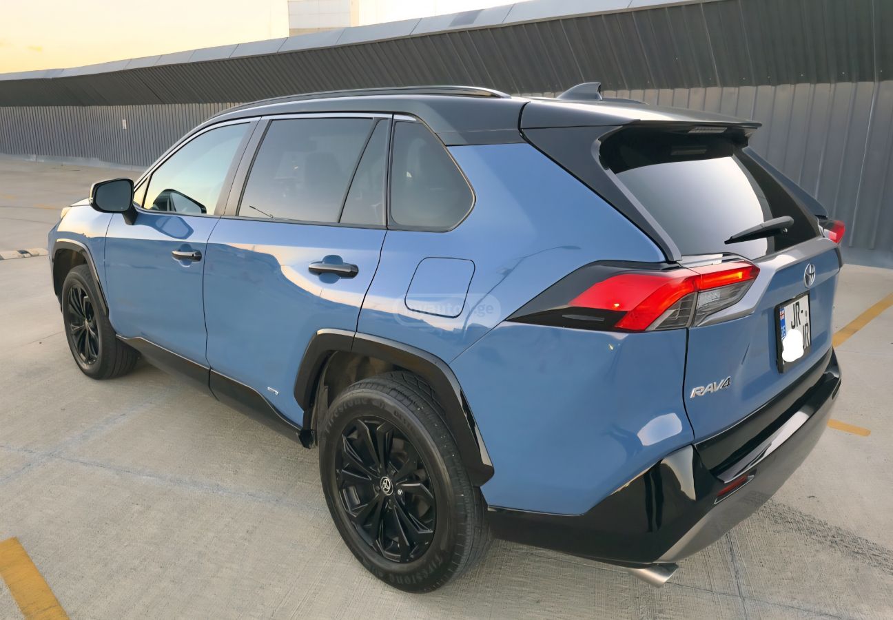 Toyota XSE HYBRID - FULL Options — миниатюра 4