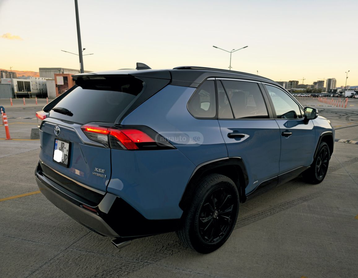 Toyota XSE HYBRID - FULL Options — миниатюра 5