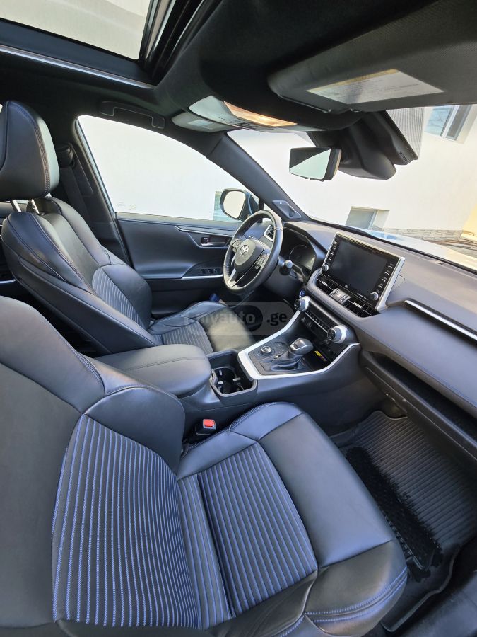 Toyota XSE HYBRID - FULL Options — миниатюра 9