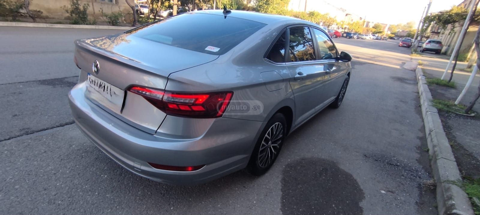 Volkswagen Jetta - фото 4