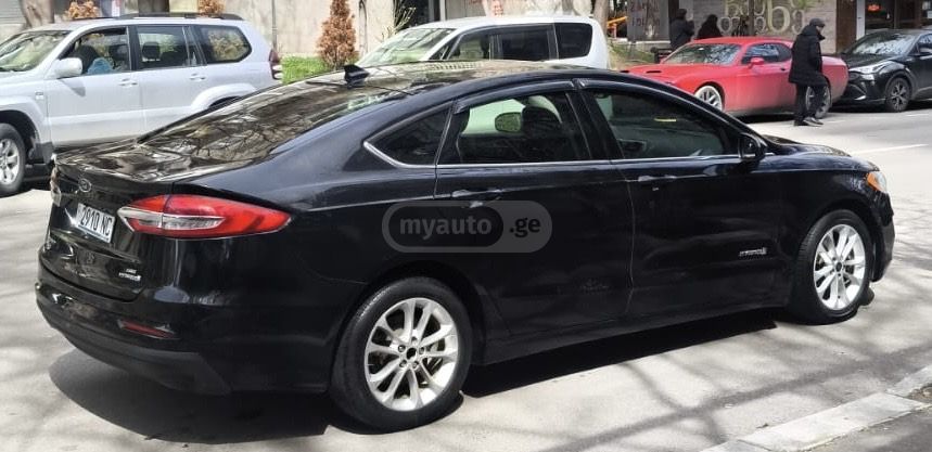 Ford Fusion - фото 8