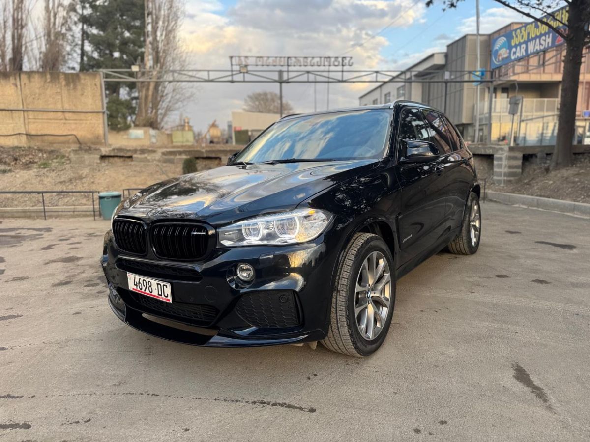 BMW X5 - фото 1