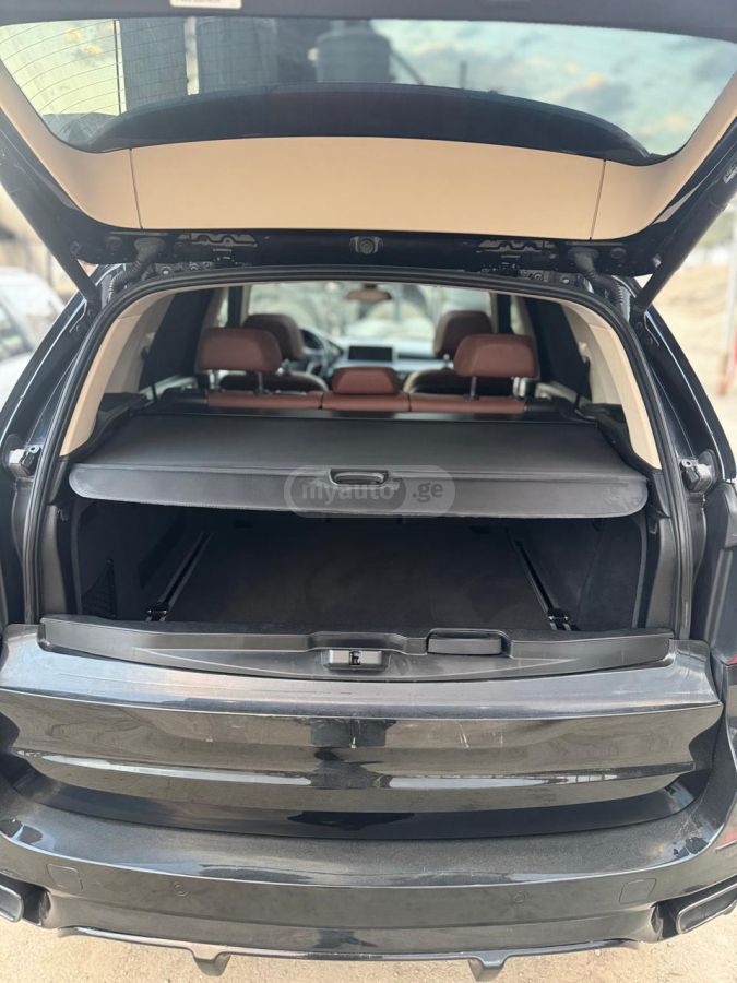BMW X5 - фото 12