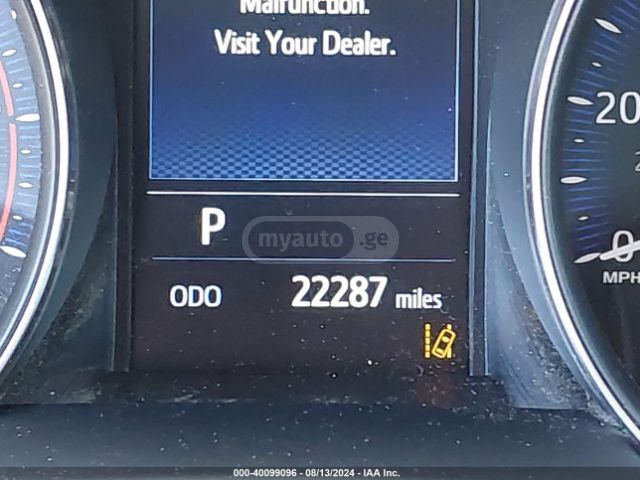 Toyota LE 4dr Front-Wheel Drive Sport — миниатюра 12