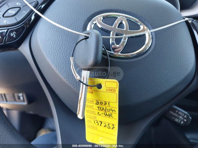 Toyota LE 4dr Front-Wheel Drive Sport — миниатюра 9